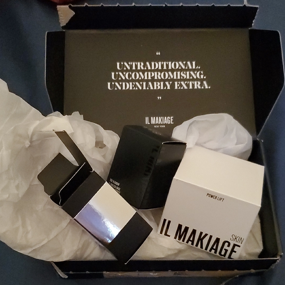 IL MAKIAGE Skin Power Lift + bonus item of choice